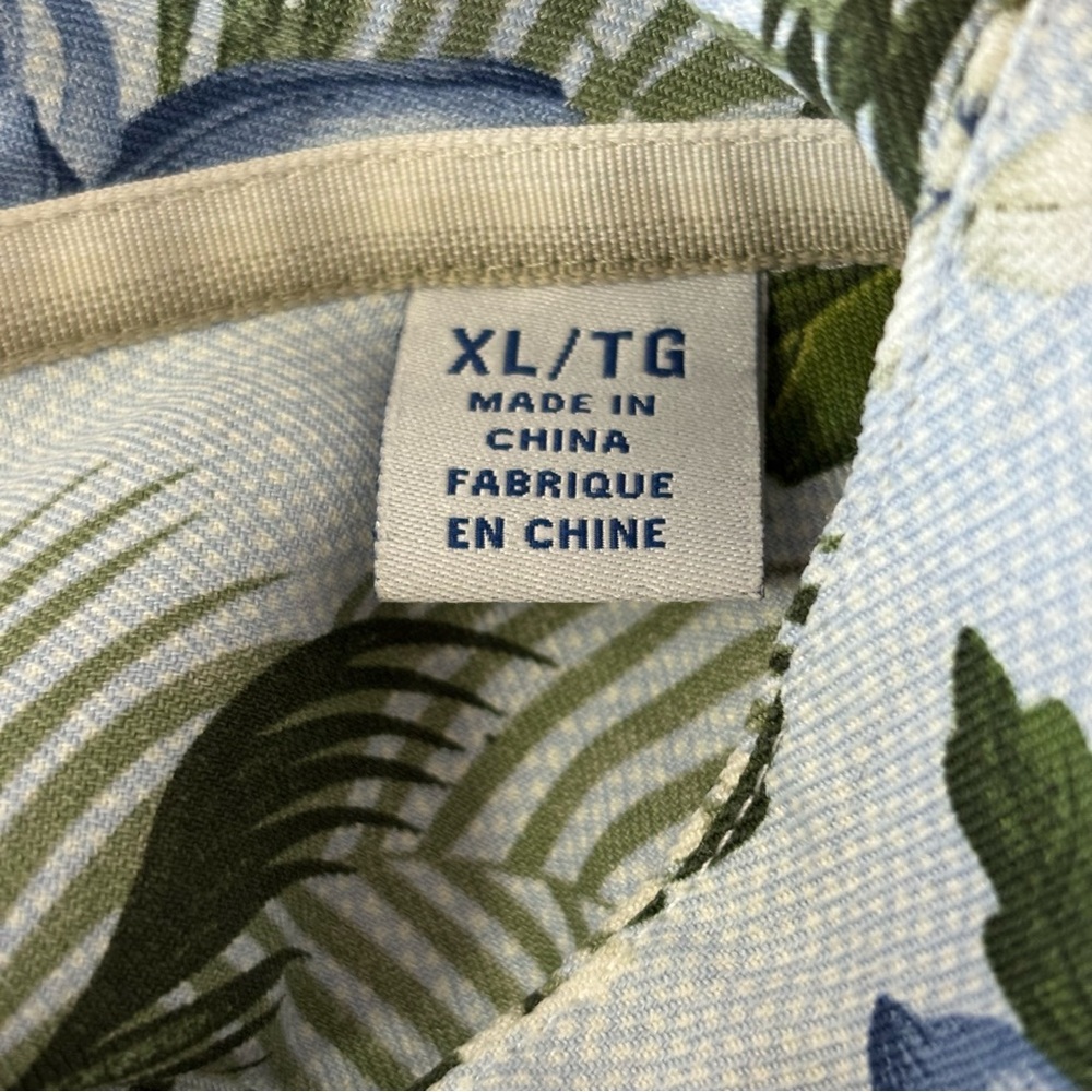 Tommy Bahama Men's XL 100% Silk Short Sleeve Hawaiian Floral Button-Up Shirt - Picture 14 of 16